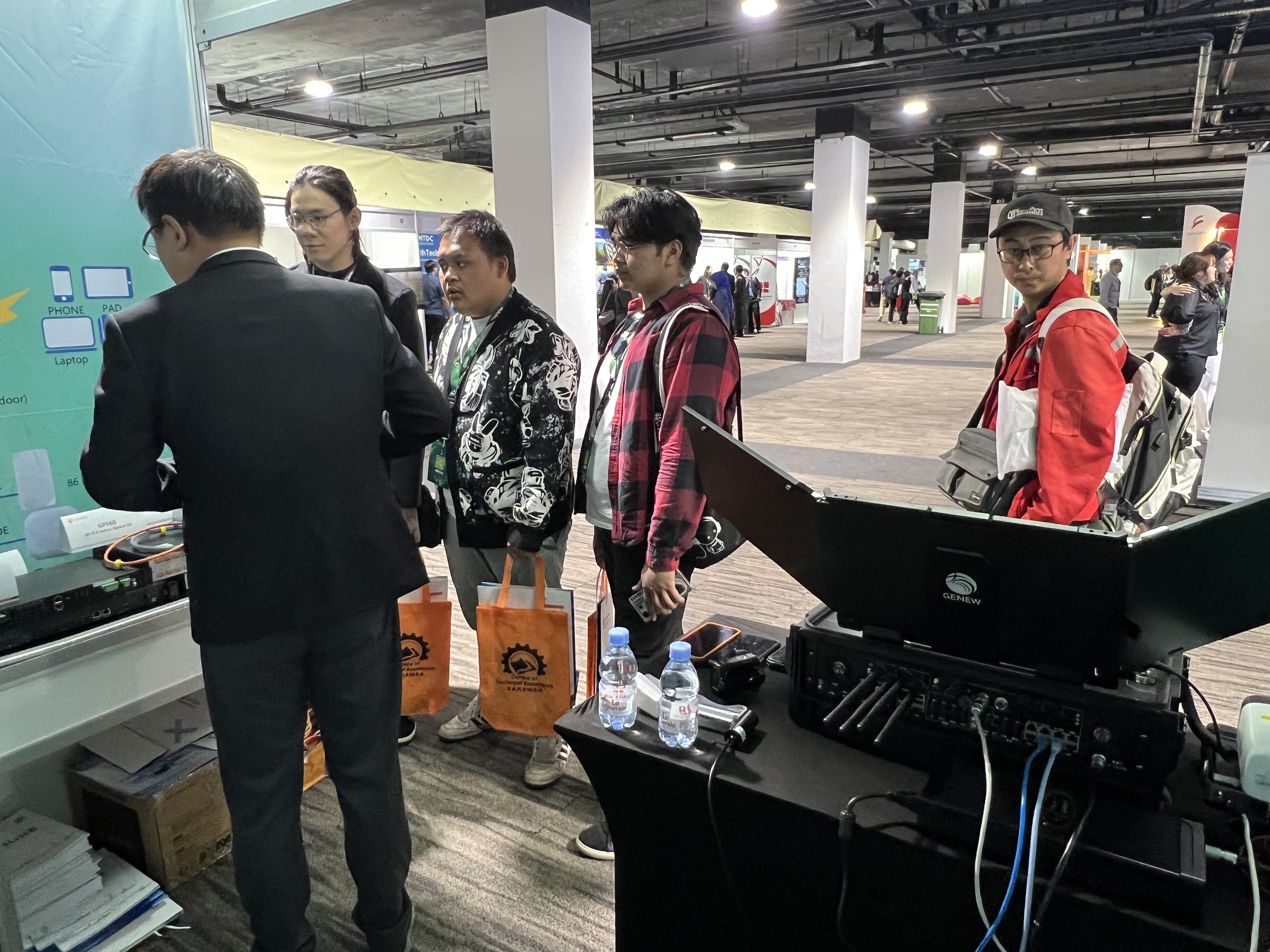 IDECS 2025 | 震有科技亮相东南亚数字盛会,以光网与应急创新方案融绘数字未来 IDECS 2025 | 震有科技亮相东南亚数字盛会,以光网与应急创新方案融绘数字未来
